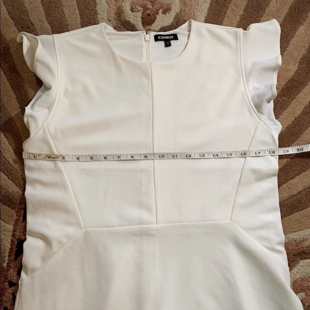 Express dress - Picture 2 of 7